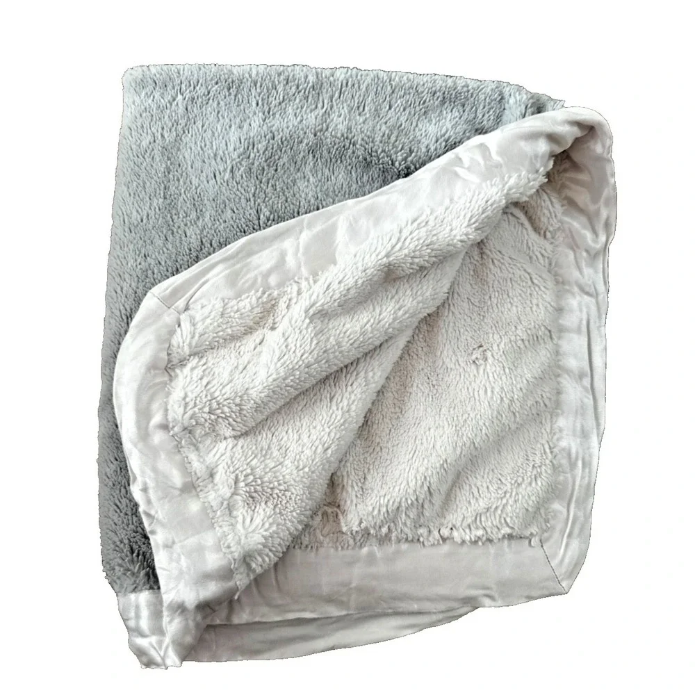 Little Giraffe Baby Blanket Grey White Satin Edge Thick Furry